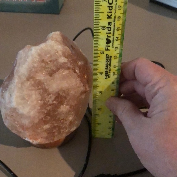 Himalayan Salt Lamp - Picture 3 of 4